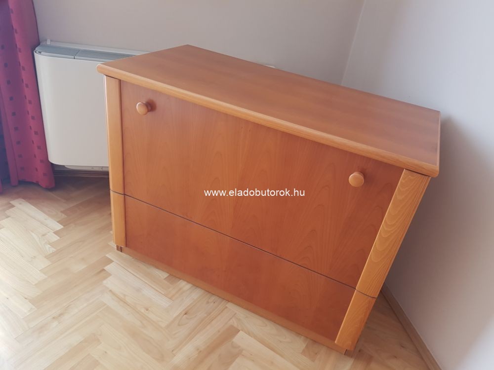 gyneműtartó 1