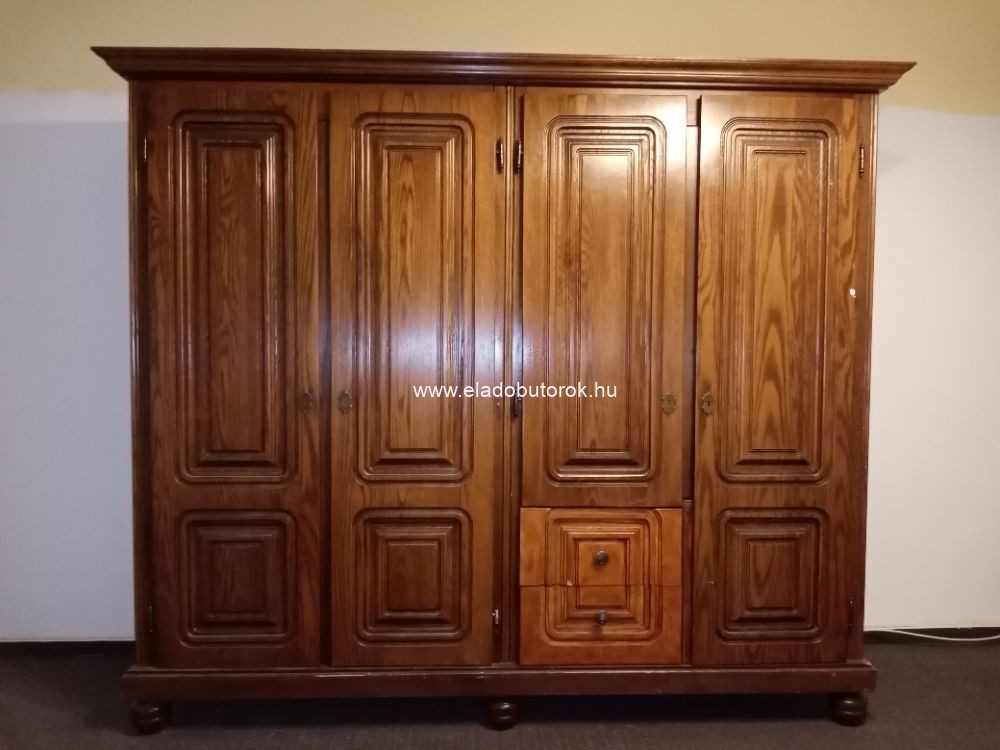 Antik szekrény - 220cm széles-188cm magas - 64cm mély-
