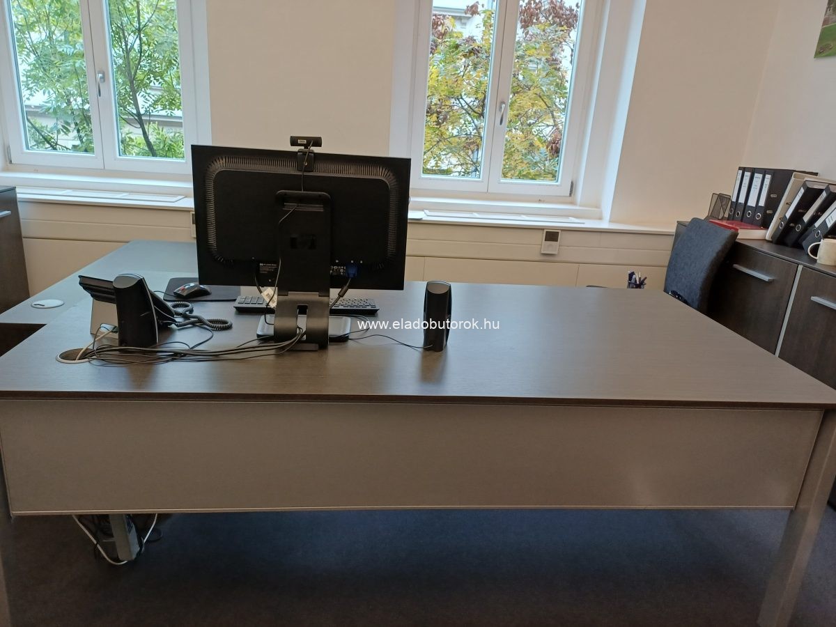 Irodai nagy asztal_1
